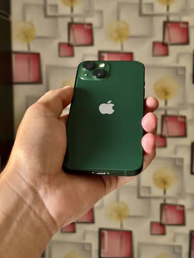 Apple iPhone 13
