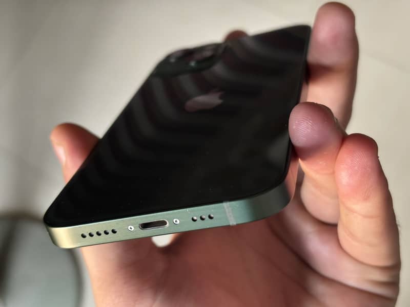Apple iPhone 13 3