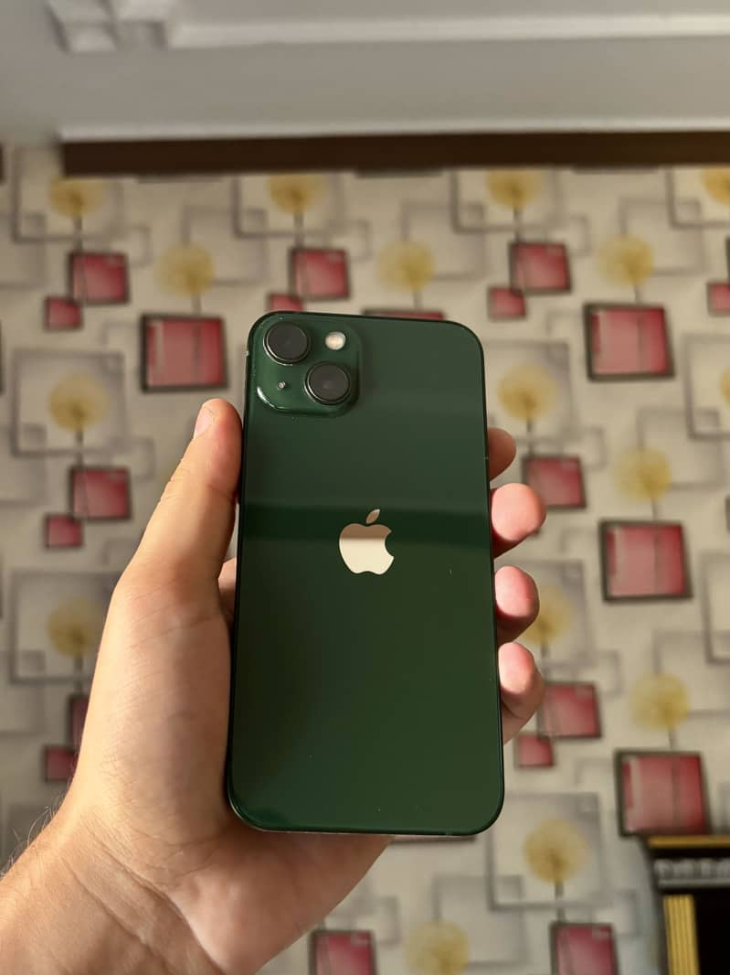 Apple iPhone 13 4
