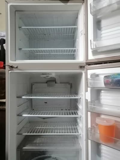 Dawlance medium size inverter fridge