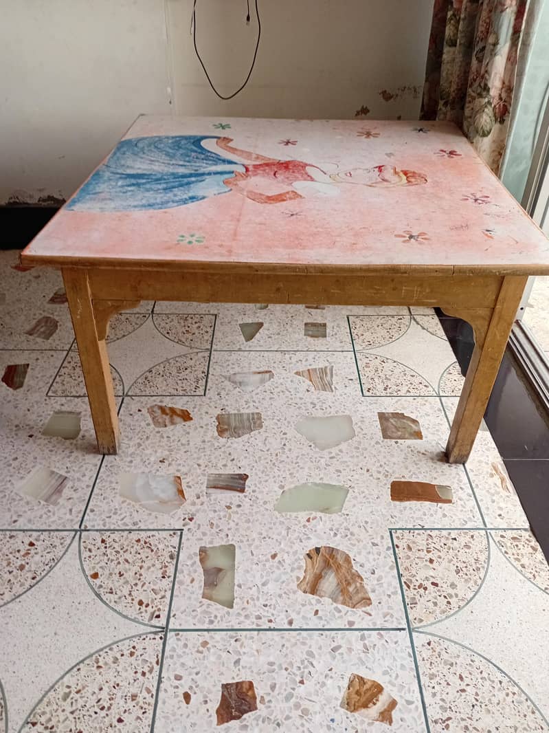 kids table 0