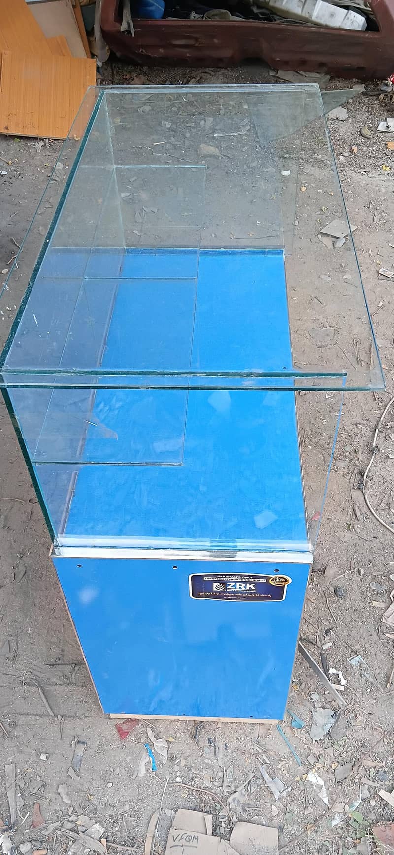شوکیس برائے فروخت 0