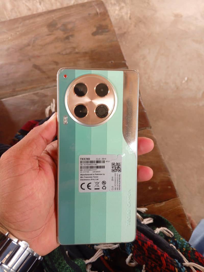 Tecno CAMON 30 0