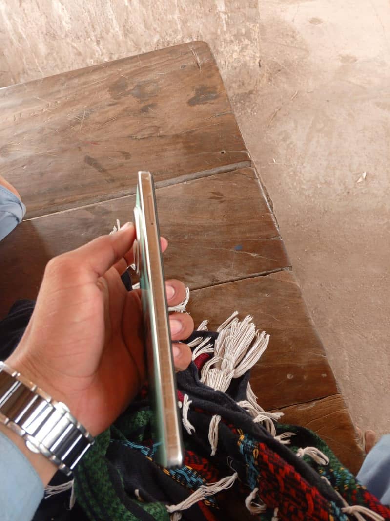 Tecno CAMON 30 1