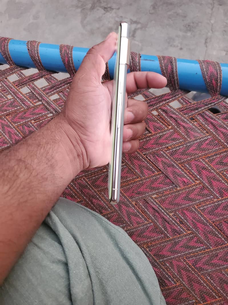 Google Pixel 7 Pro 6