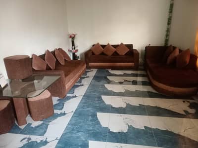 Lshape 10 seater sofa with table