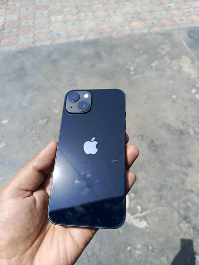 Apple iPhone 13