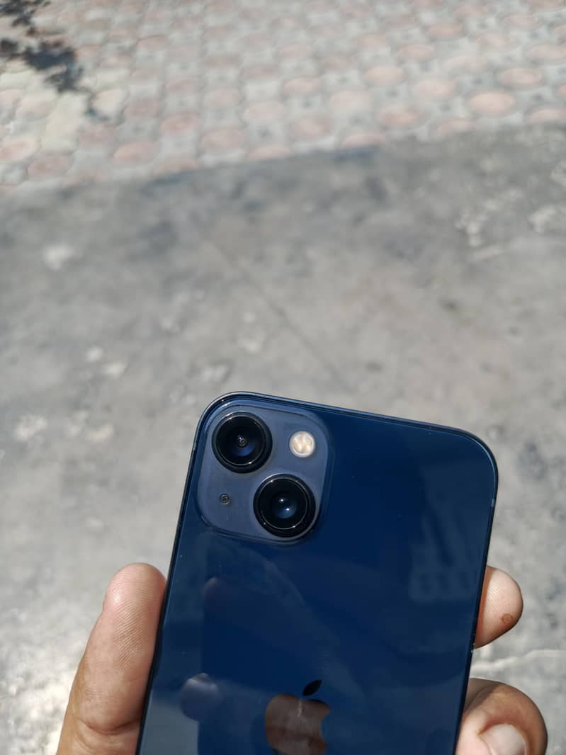 Apple iPhone 13 3