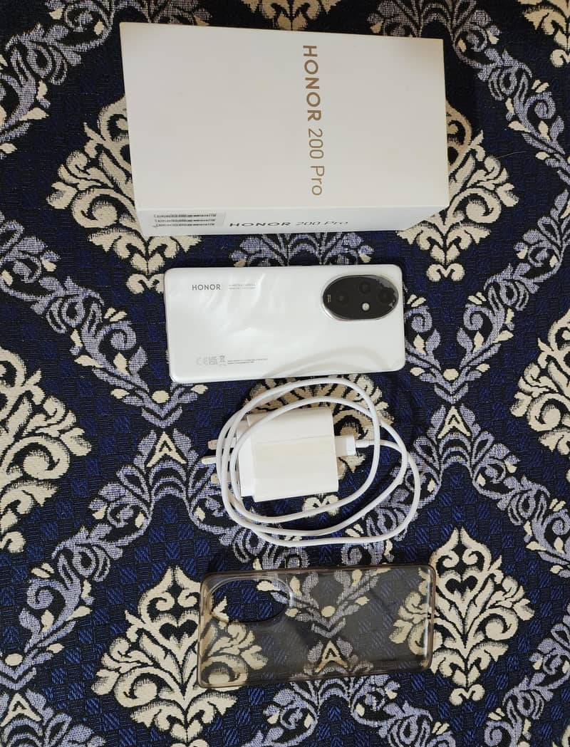 Honor 200 Pro 0