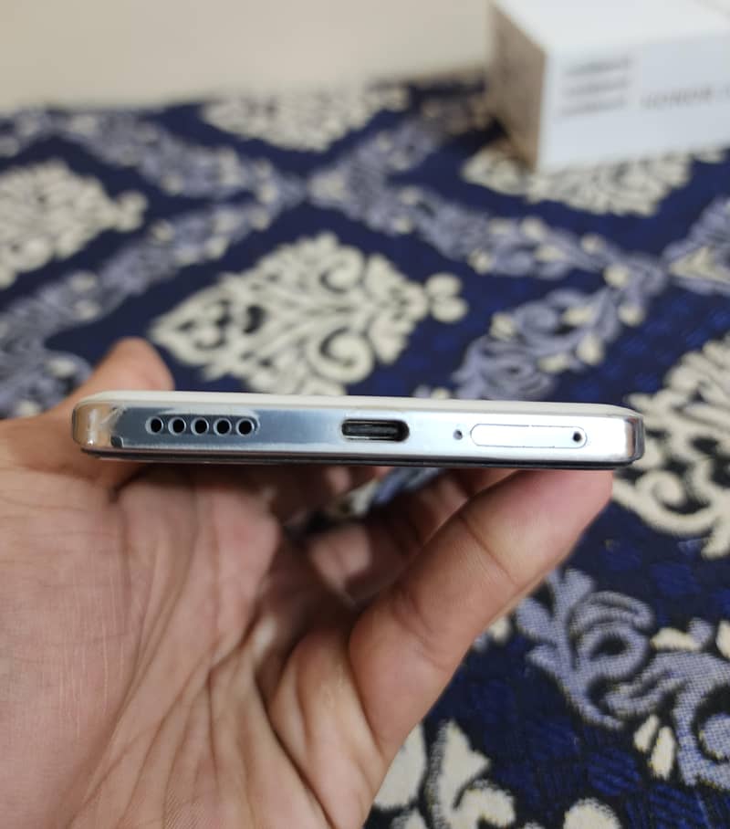 Honor 200 Pro 3