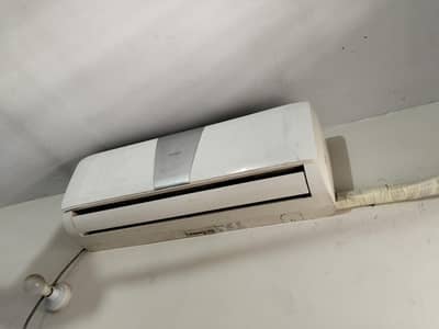 HAIER SPLIT AC 1 TON (NON-INVERTER)