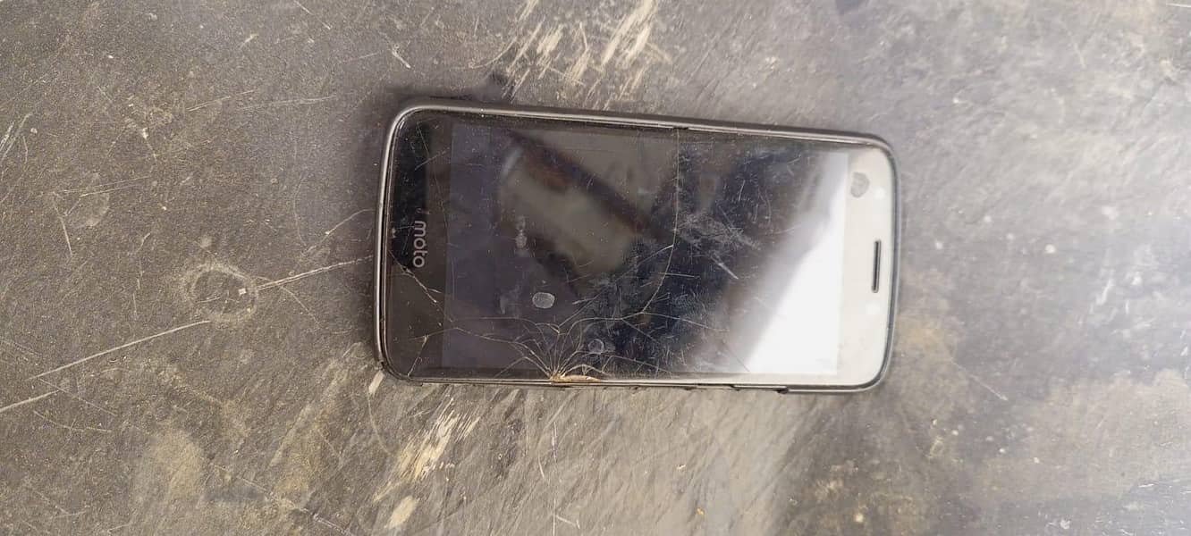 Motorola E4 Mobile 1