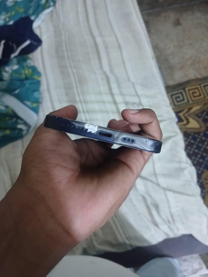 Apple iPhone 12 1