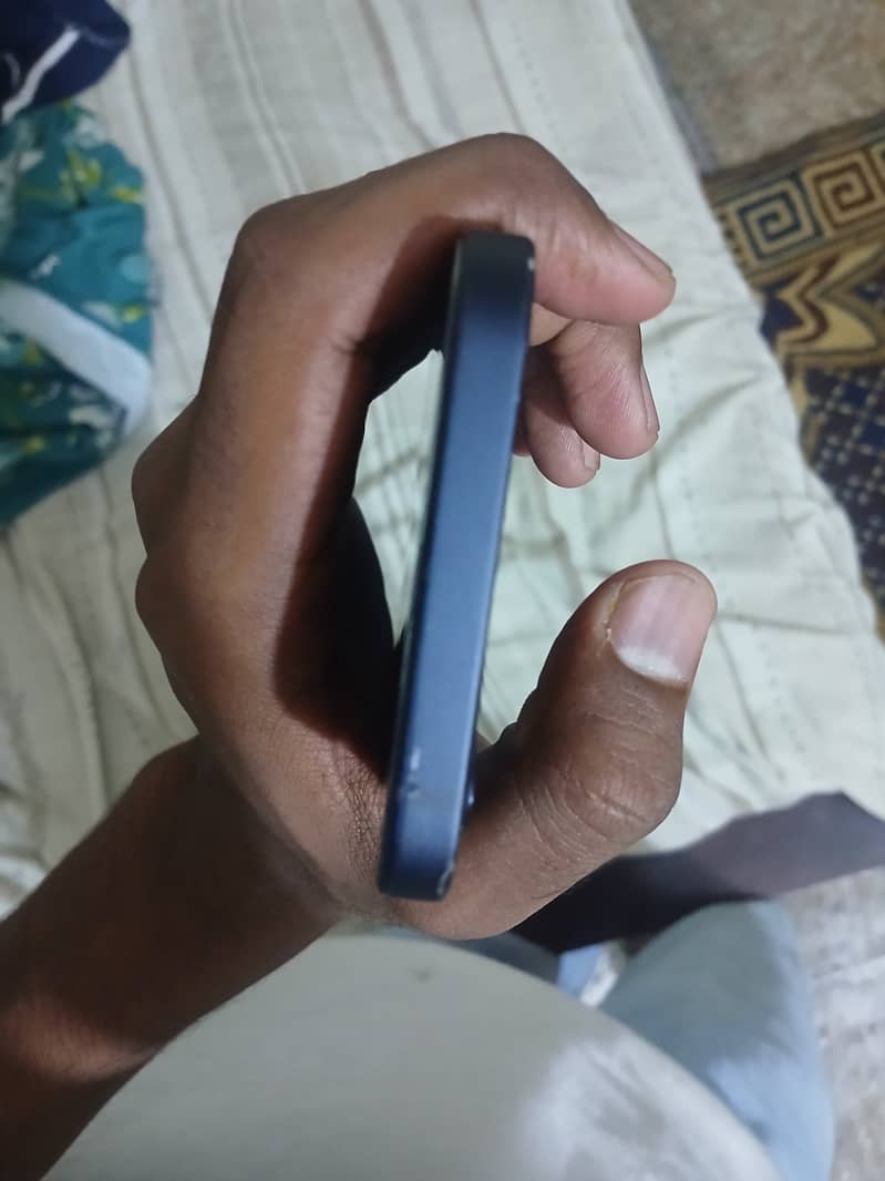 Apple iPhone 12 5