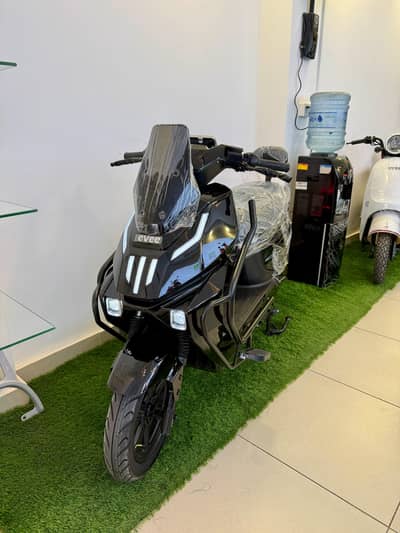 Evee Sqube Electric scooty New 2026 Model