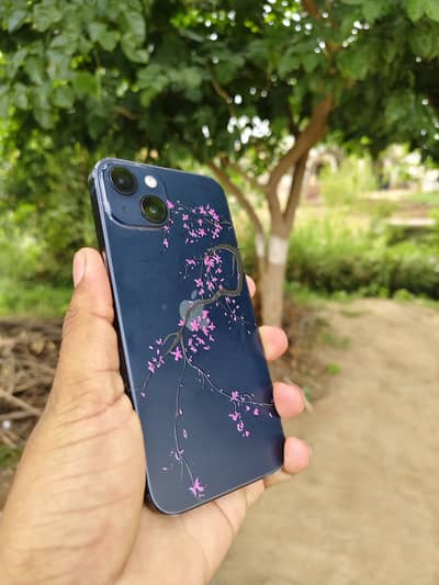 Apple iPhone 13