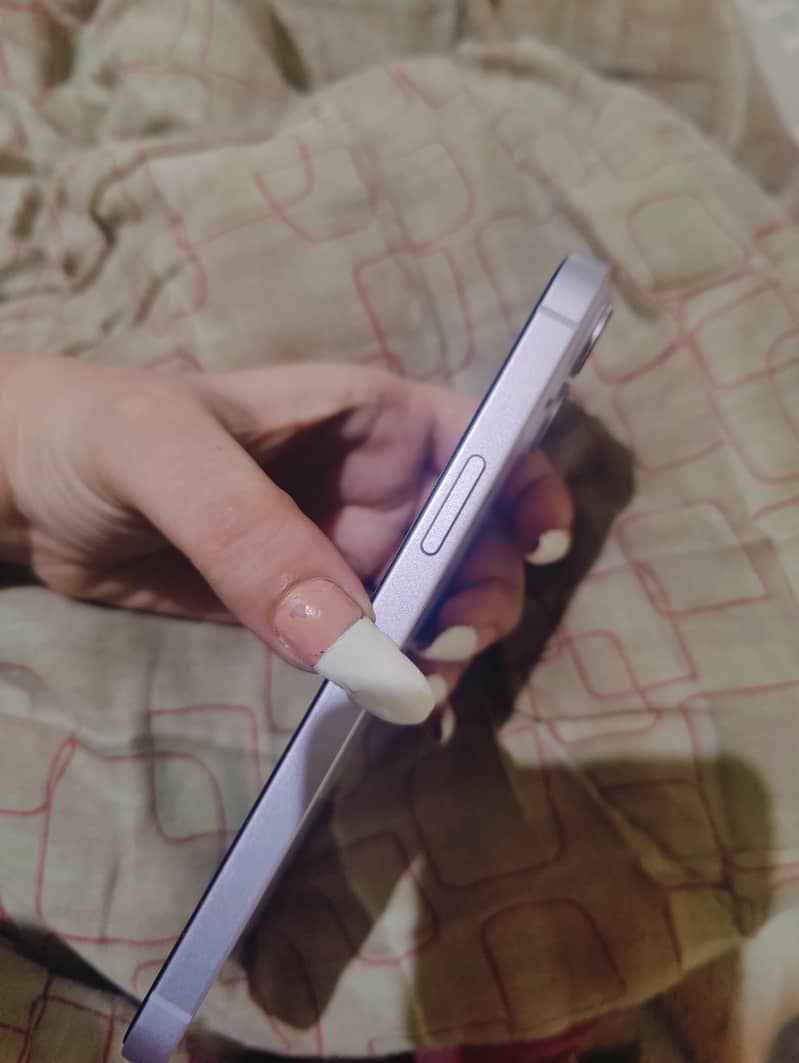 iPhone 14 Plus 8