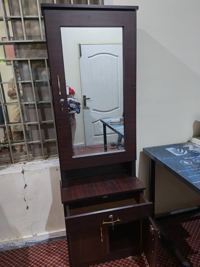 Dressing Table  10/10 condition 4