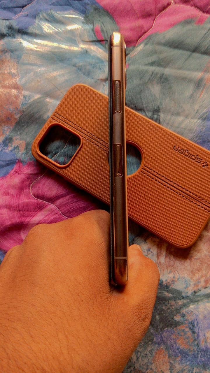 Apple iPhone 11 Pro 1