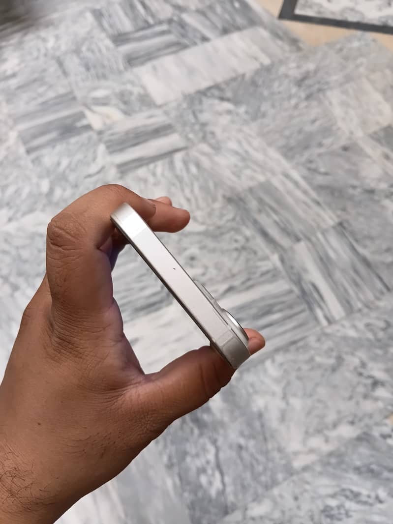 iPhone 14 2