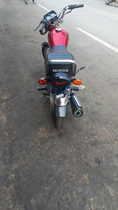 Honda 125  MoB# 0305-4100943