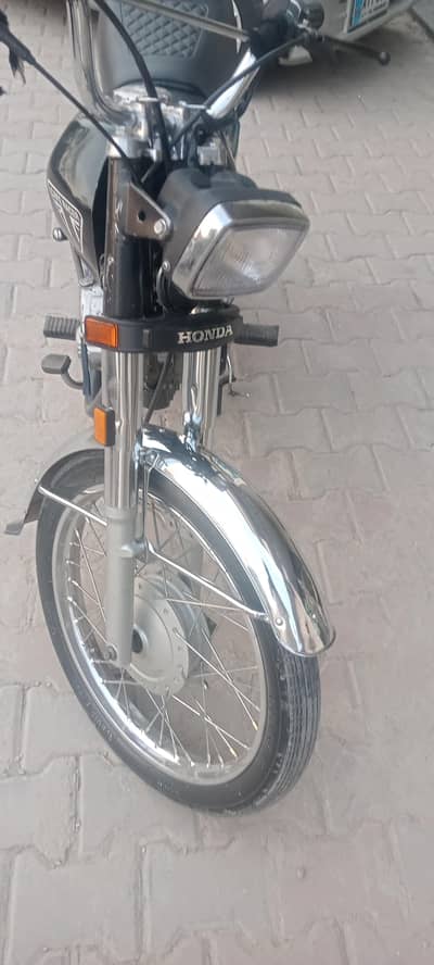 Honda 125. madel 2016.03192252748. cal or wats up