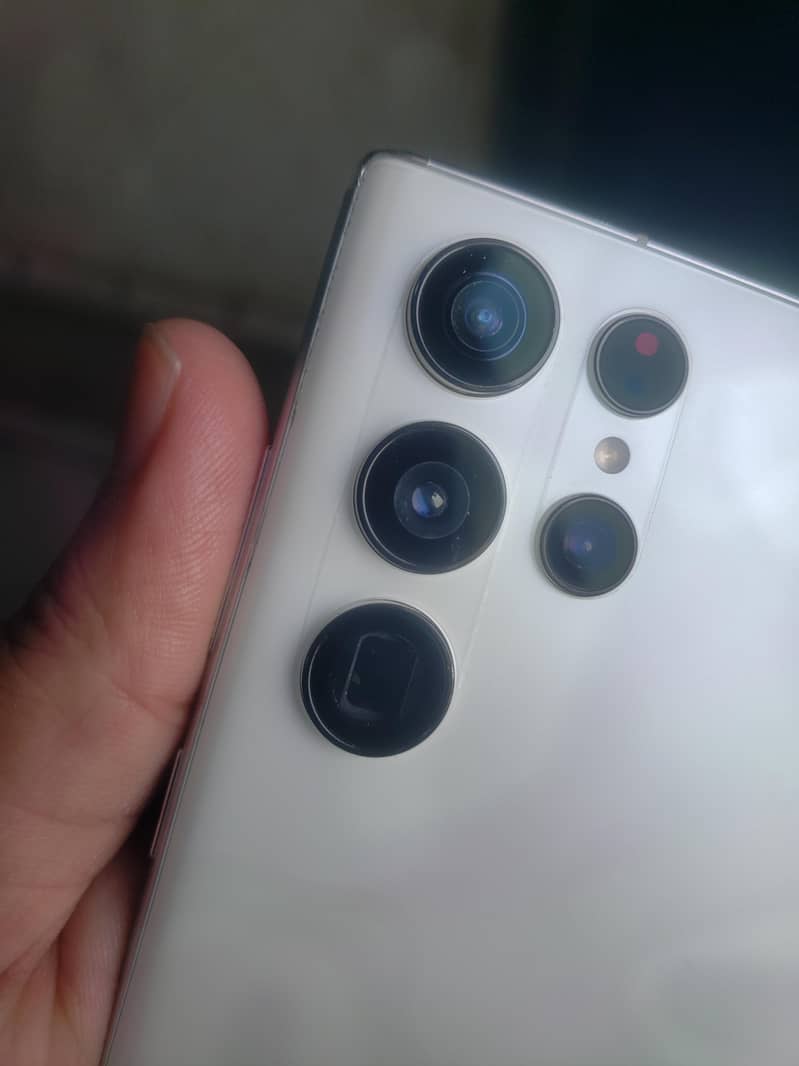 Samsung  S22 Ultra 1