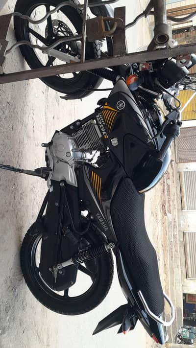 YAMAHA BLACK YBR G 2025