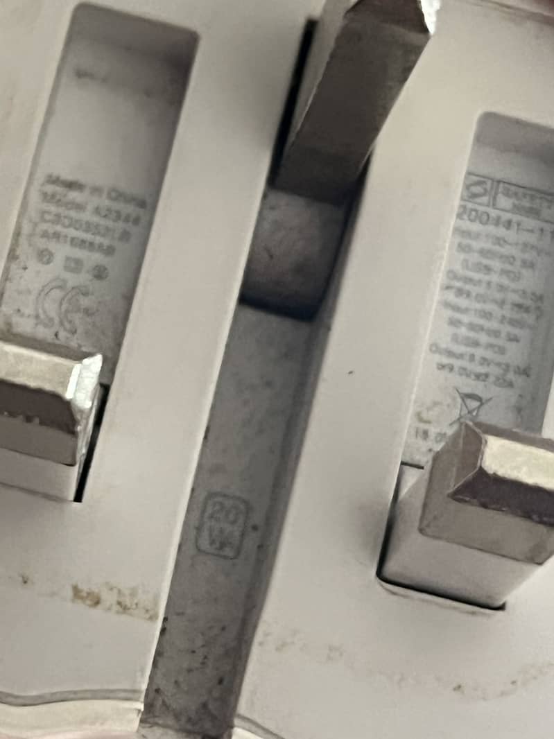 Apple adapter 1