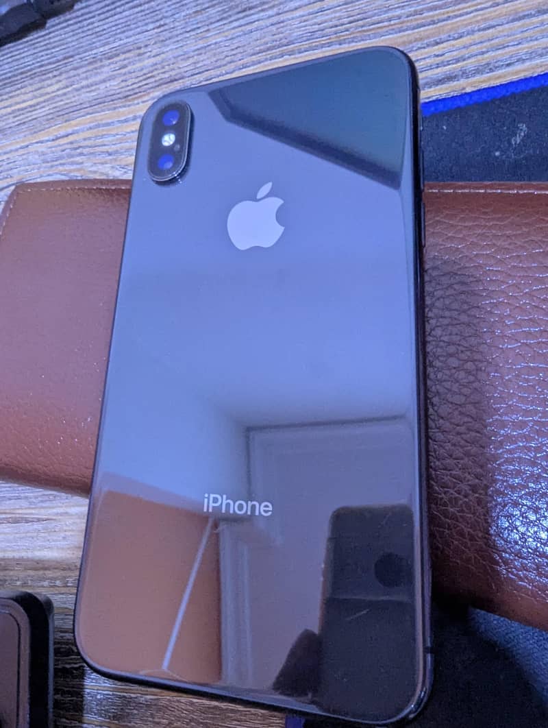 Apple iPhone X 3