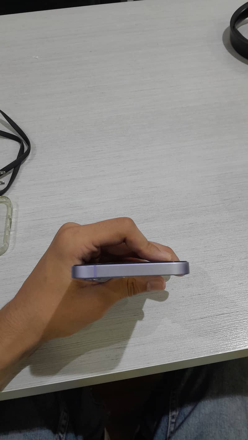 Apple iPhone 12 1
