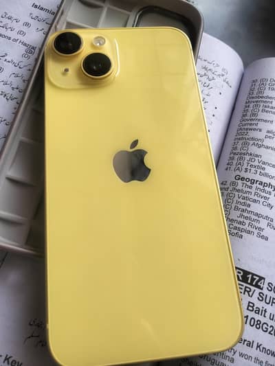 Apple iPhone 14 scrachless condition