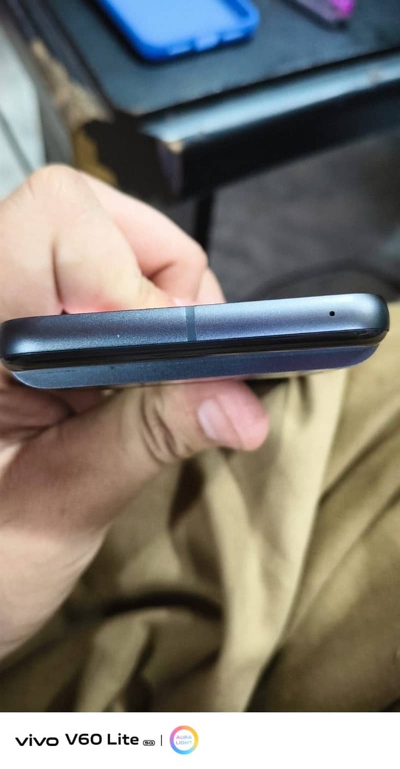 Google Pixel 8 4