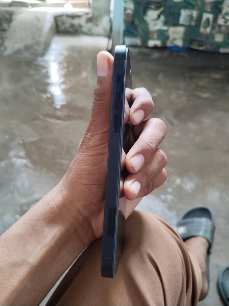 Apple iPhone 12 2