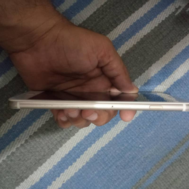 Apple iPhone 6 Plus 4