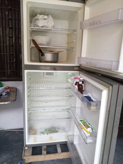 riper ni hui cooling bohat achai krti h bas glass tuta h