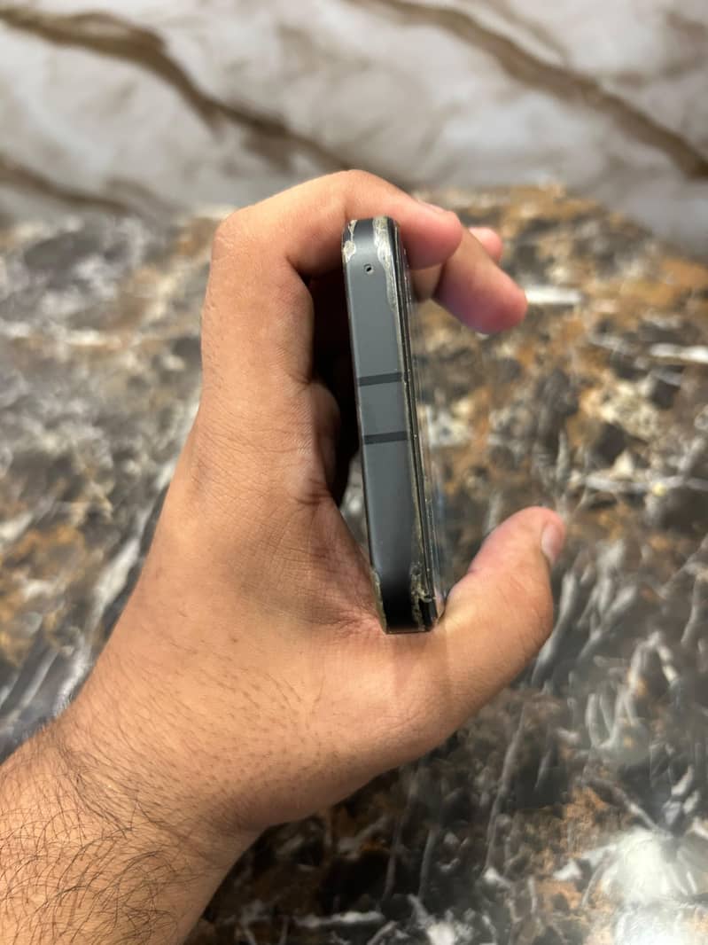 Google Pixel 9a 4