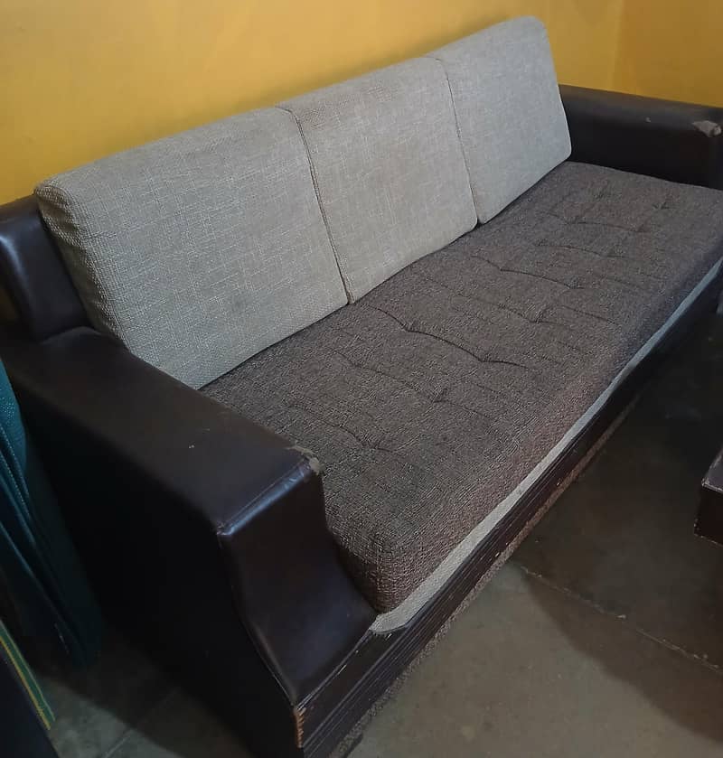 Sofa set with table 1