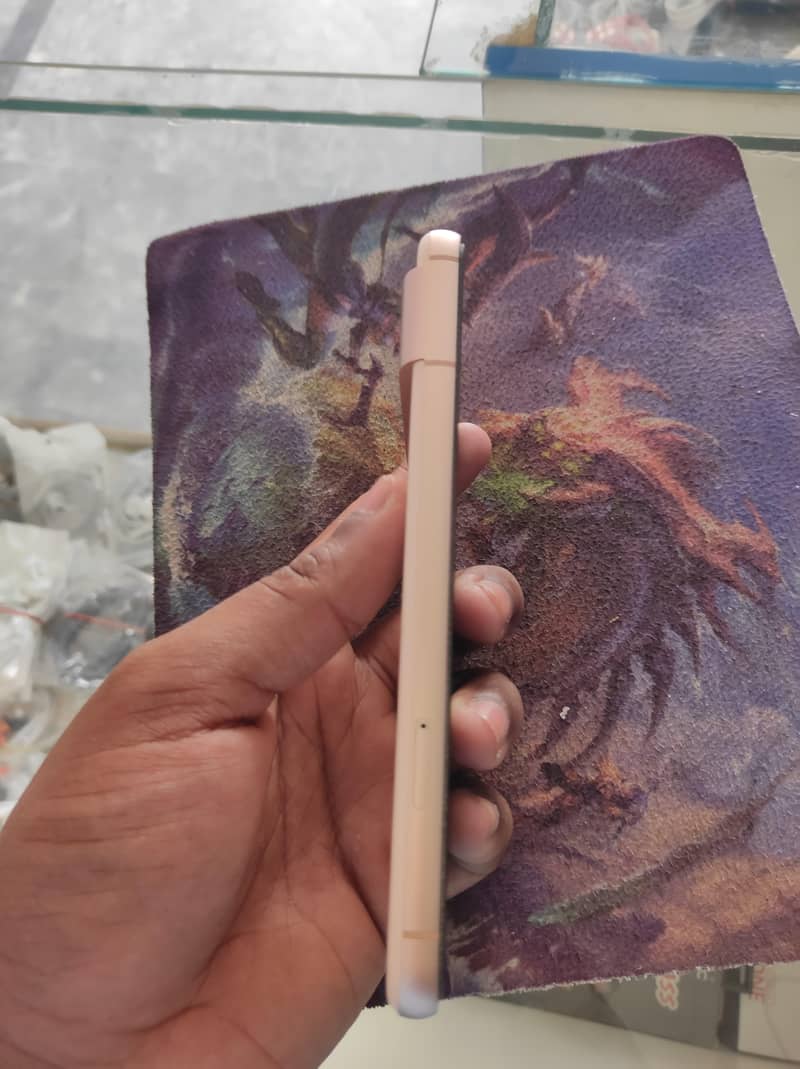 Google Pixel 8 2