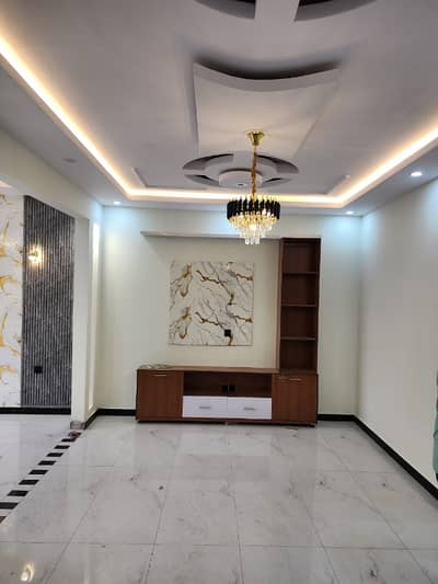 Ideal Location For Resendancil Purpose Ground Floor With Parking Security Guard Very Well Mantian