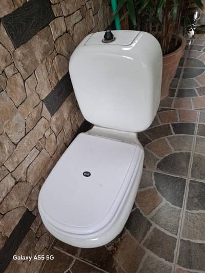 Ceramic Western Commode with Flush Tank