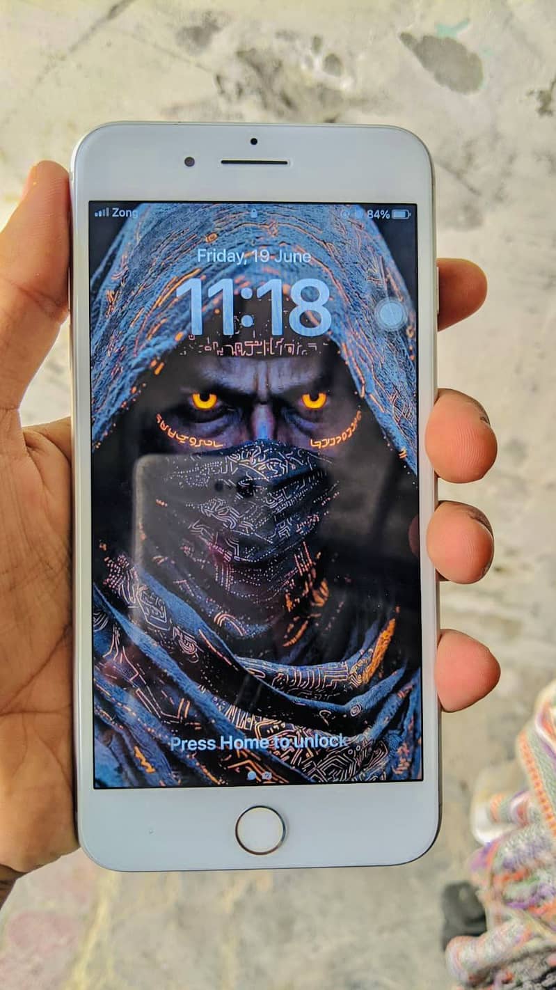 Apple iPhone 8 Plus 2