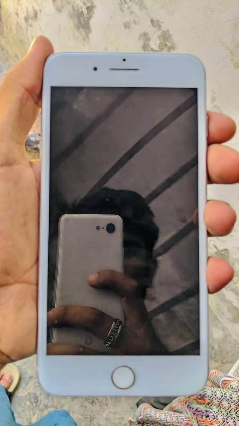 Apple iPhone 8 Plus 5