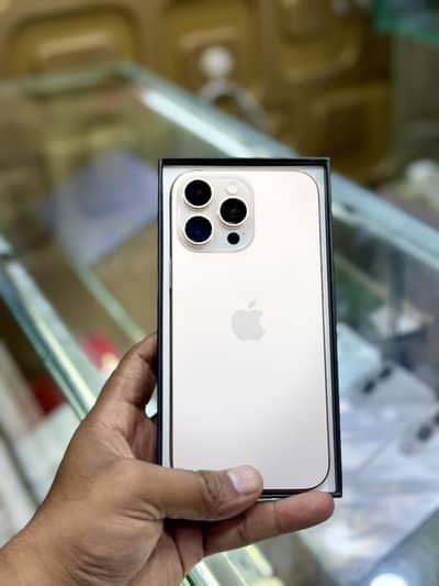 Apple iPhone 16 Pro Max