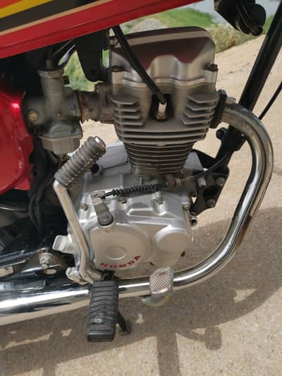 cg 125 1983 model sale kr raha o Kise bhai ko chayii wo rabta kry