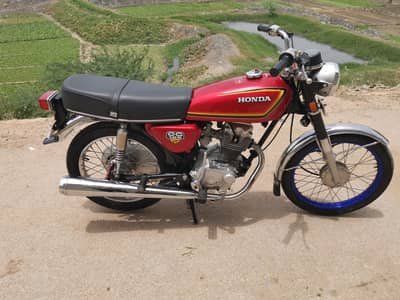 cg 125 1983 model sale kr raha o Kise bhai ko chayii wo rabta kry