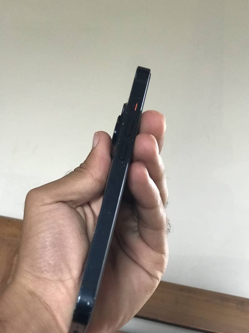 iPhone 14 3