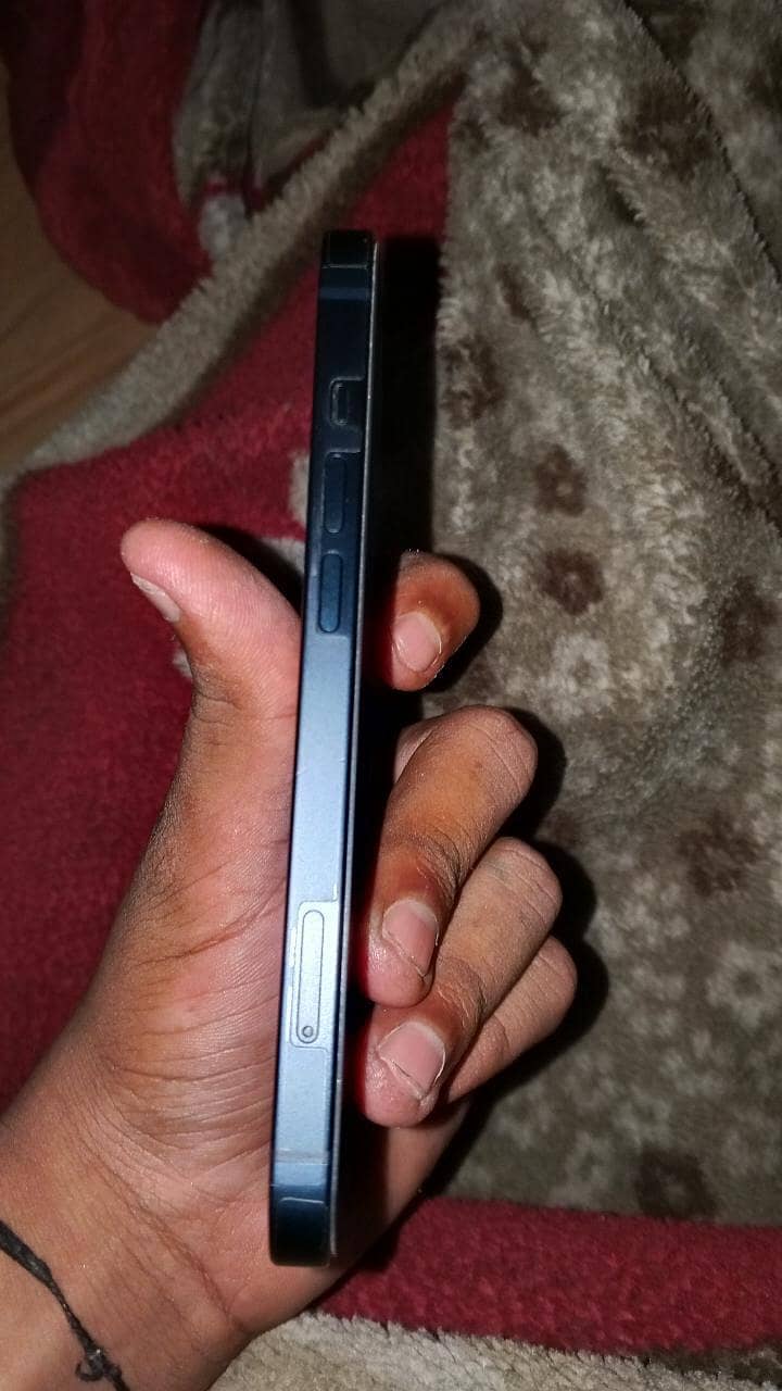 Apple iPhone 13 3