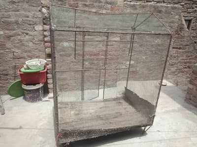 3 cages.  Different sizes