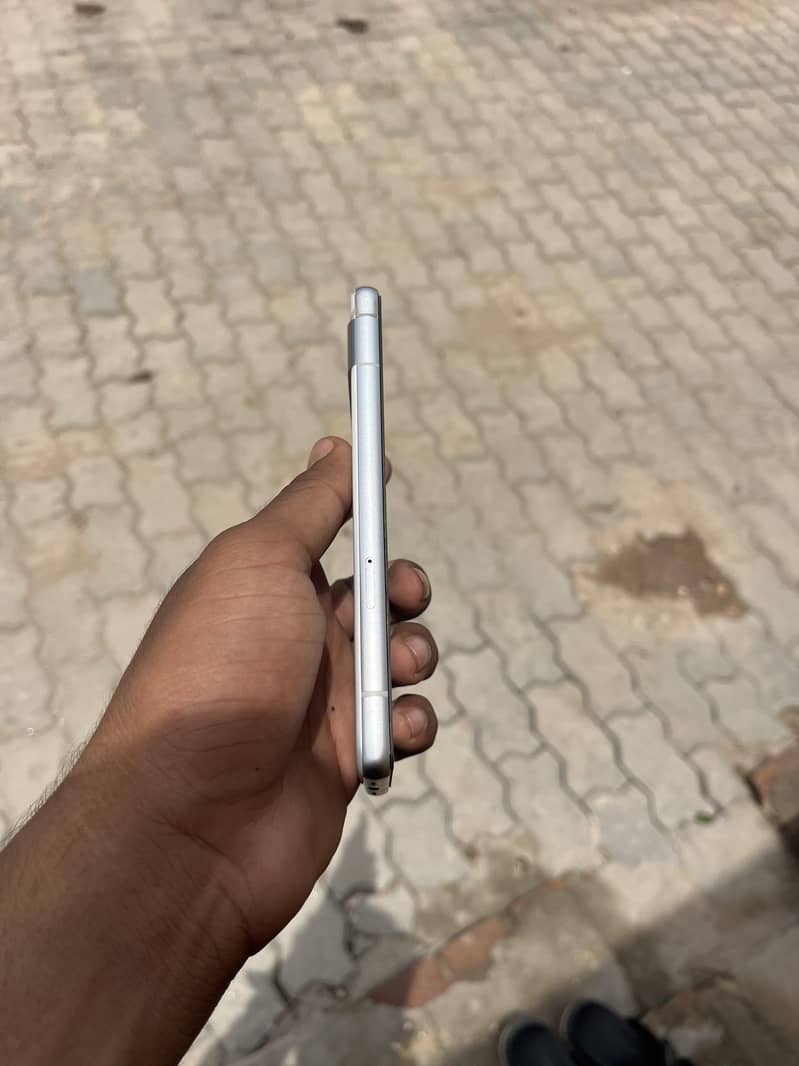 Google Pixel 7a 3